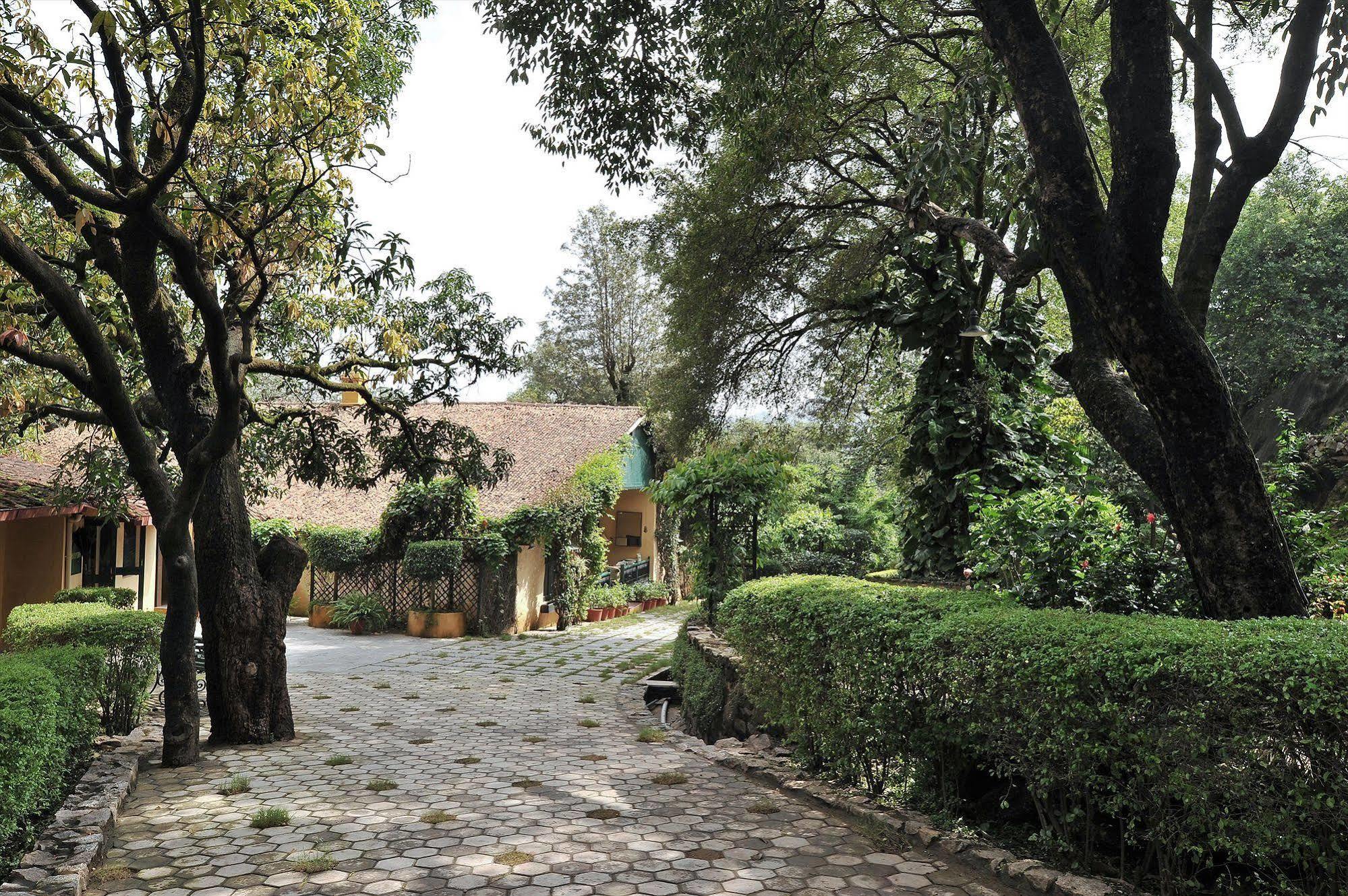Welcomheritage Connaught House Monte Abu Exterior foto